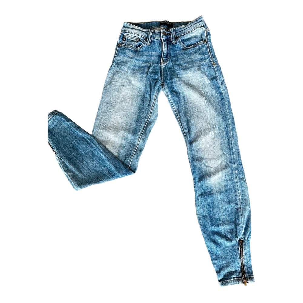 JUDY BLUE Women’s Skinny Jeans with Rare Zipper on hems! Size 3/26 REDUCED!